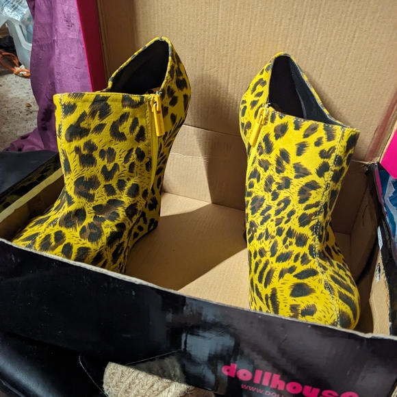 Dollhouse cheetah shoes new in box - Picture 2 of 5